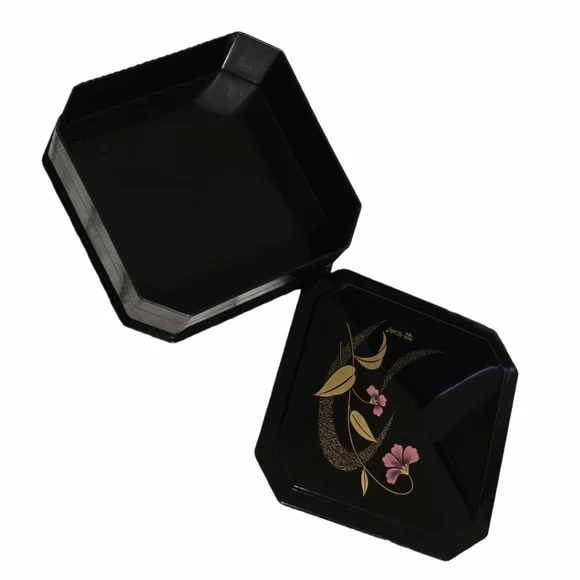 Yumi Katsura Floral Octagonal Lacquerware Bento / Storage Box – New in Box